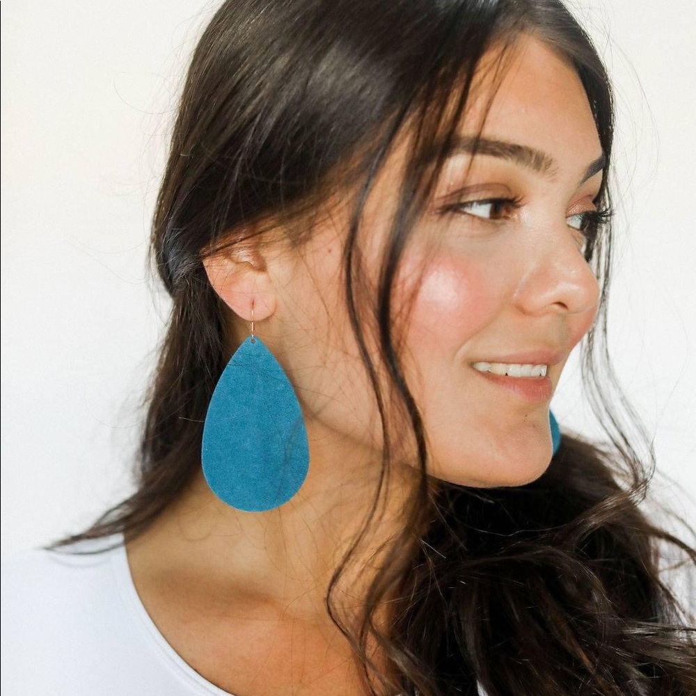 Nickel & Suede Peacock Suede 🦚